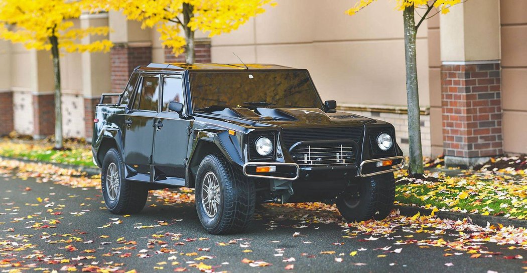 Lamborghini LM002