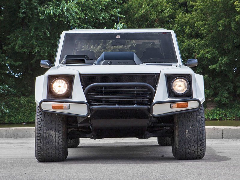 Lamborghini LM002