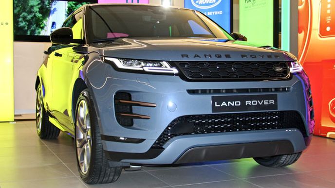 Nový Range Rover Evoque se poprvé ukázal v Česku. Exkluzivně jsme si ho prohlédli Nový Range Rover Evoque se poprvé ukázal v Česku. Exkluzivně jsme si ho prohlédli