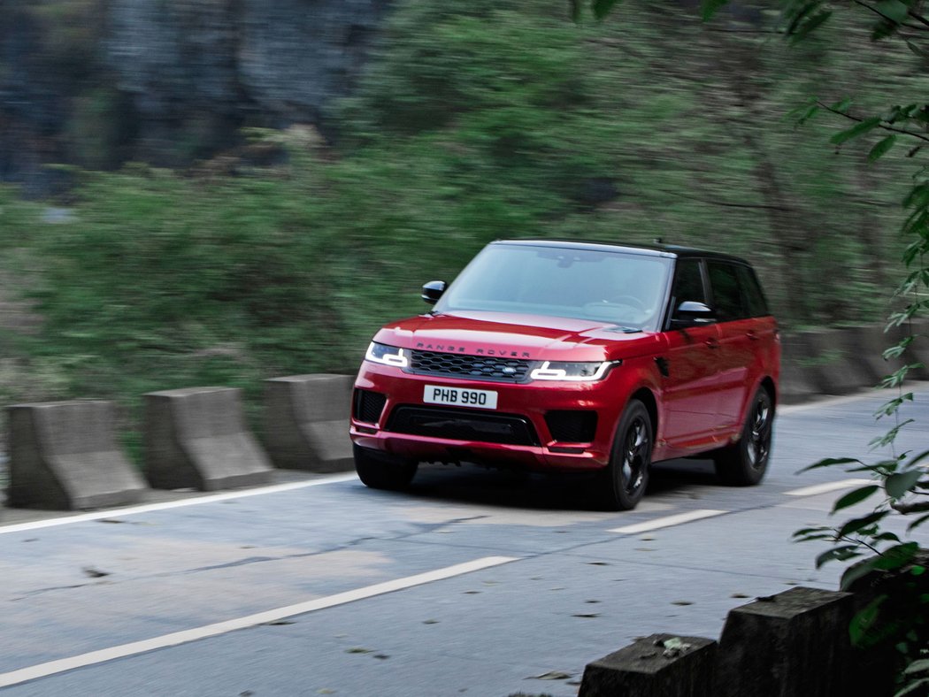 Range Rover vyjel schody na Nebeskou bránu