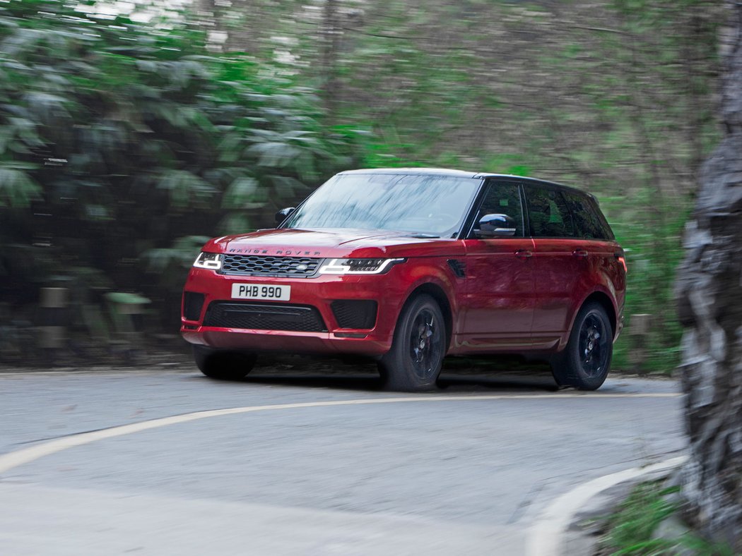 Range Rover vyjel schody na Nebeskou bránu