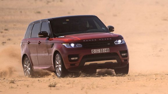 Range Rover Sport přejel arabskou poušť v rekordním čase