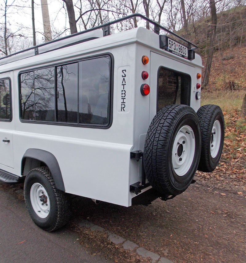 Land Rover Defender