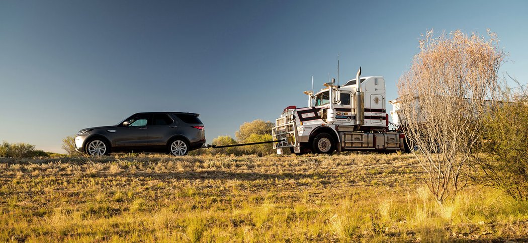 Land Rover Discovery utáhne nákladní soupravu