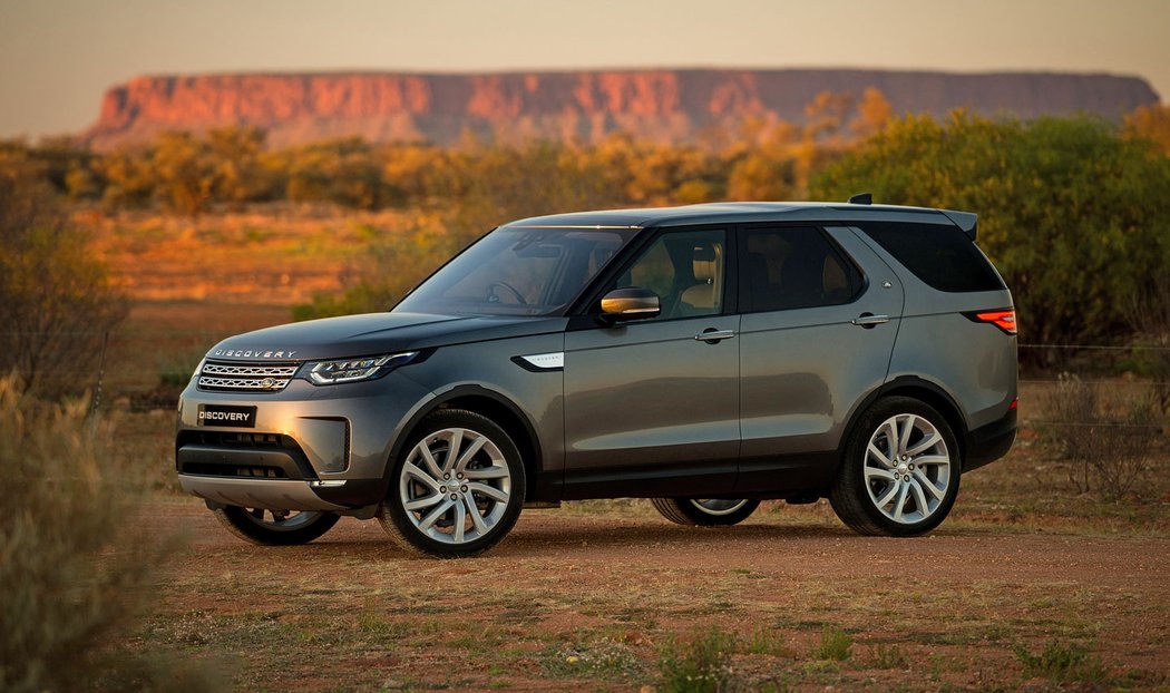 Land Rover Discovery utáhne nákladní soupravu