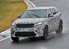 Velar SVR opět zachycen špiony. Takhle vypadá nejrychlejší Range Rover současnosti