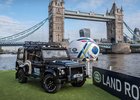 Video: Speciálně upravený Land Rover Defender převáží rugbyový pohár