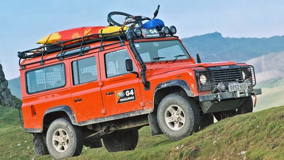 Land Rover slaví sedmdesátku. Z původního farmářského auta se stal Defender