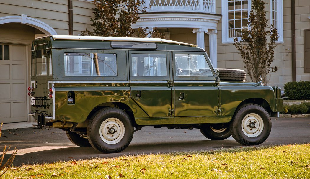 Land Rover Defender