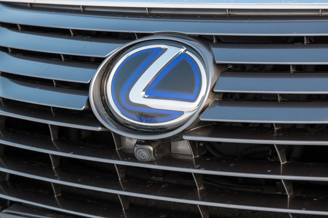 suv lexus hybrid testy