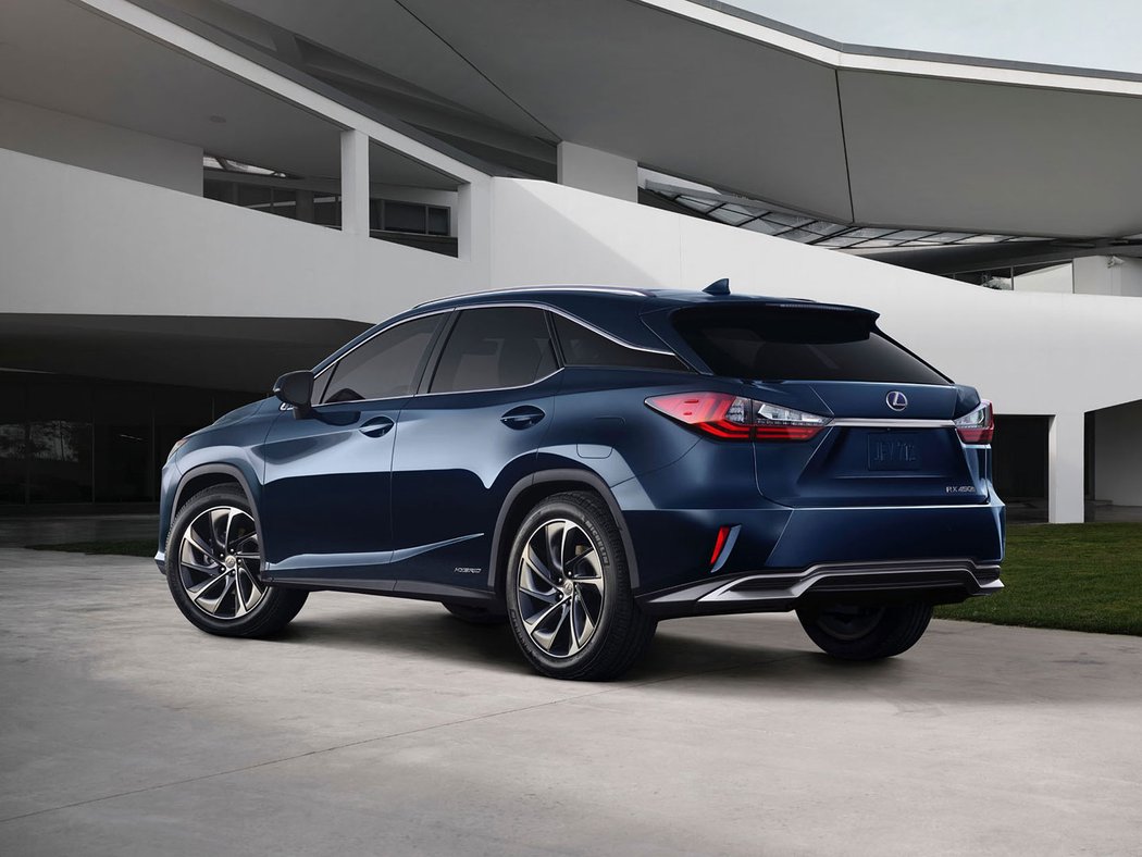 lexus premioveznacky strednitrida crossover