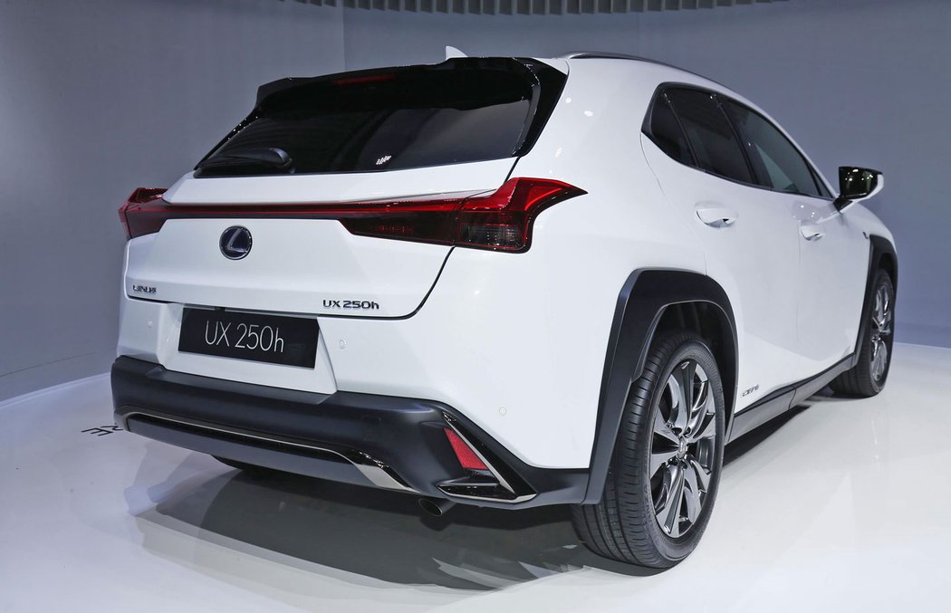 Lexus UX