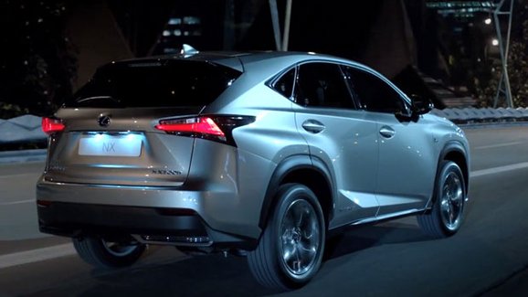 Video: Zpěvák will.i.am obdivuje Lexus NX v nové reklamě