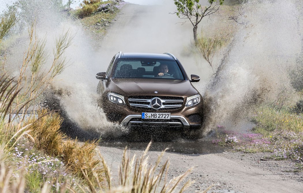 mercedesbenz premioveznacky vodikovaauta crossover