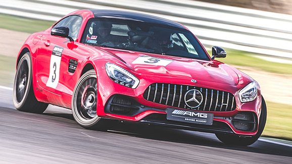 TEST AMG Driving Academy: Na okruhu v Mostě jsme se učili řídit. S rychlými Mercedesy!