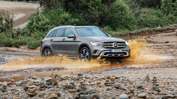 Modernizovaný Mercedes-Benz GLC odhaluje ceny. Kolik stojí jako mildhybrid?