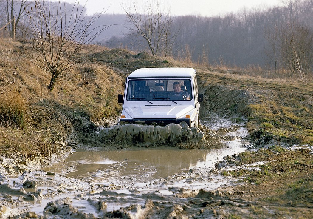 Mercedes-Benz 230 GE SWB (1982)