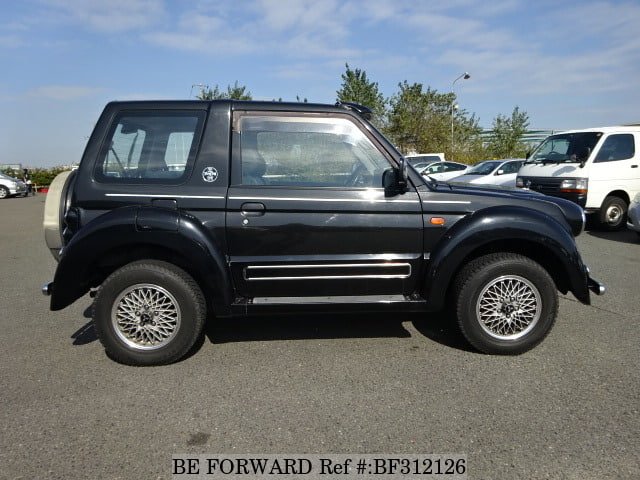 Mitsubishi Pajero Junior Flying Pug