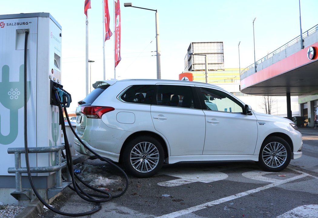 Mitsubishi Outlander PHEV