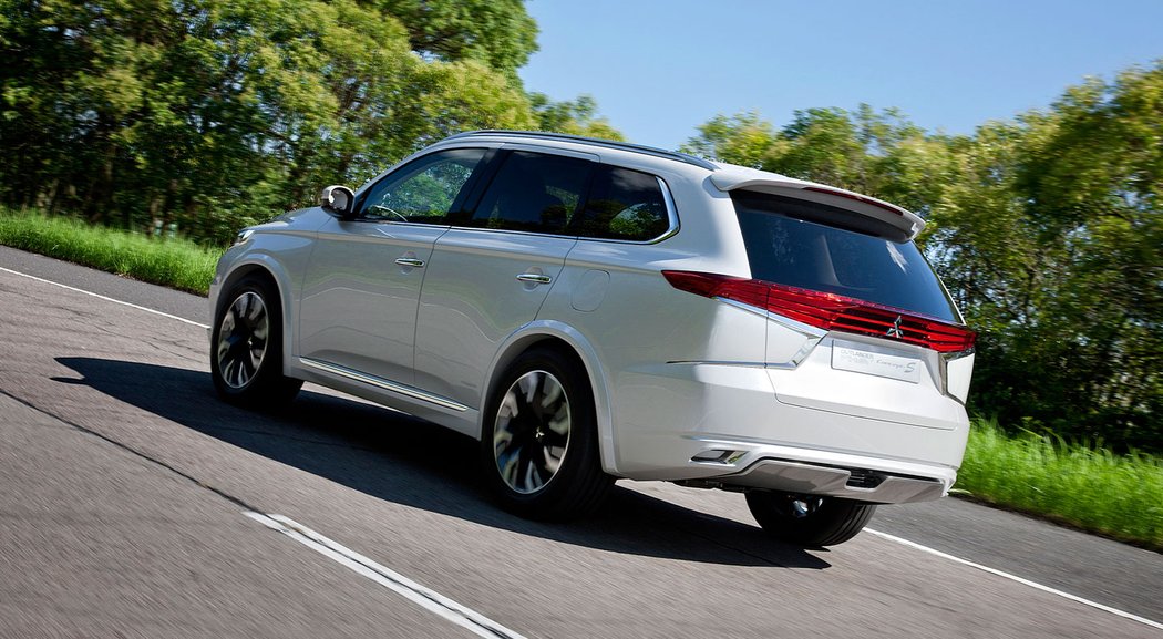 Mitsubishi Outlander PHEV Concept-S