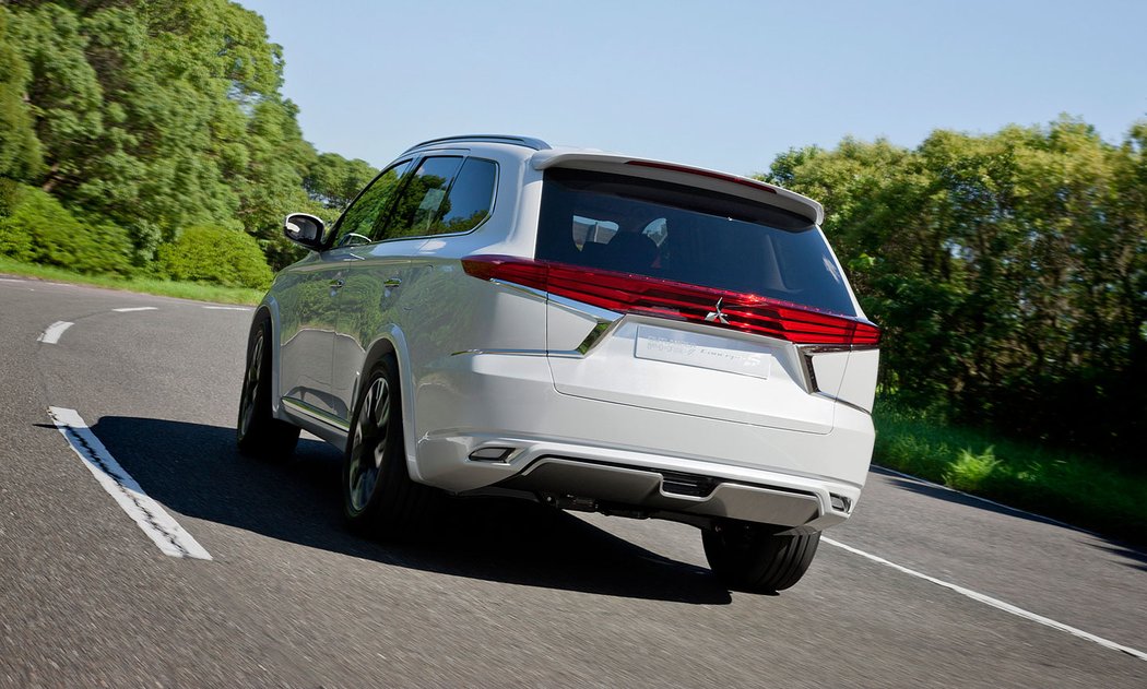 Mitsubishi Outlander PHEV Concept-S