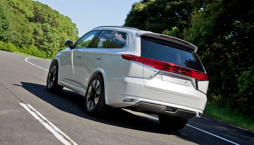 Mitsubishi Outlander PHEV Concept-S