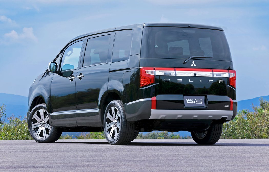 Mitsubishi Delica D:5