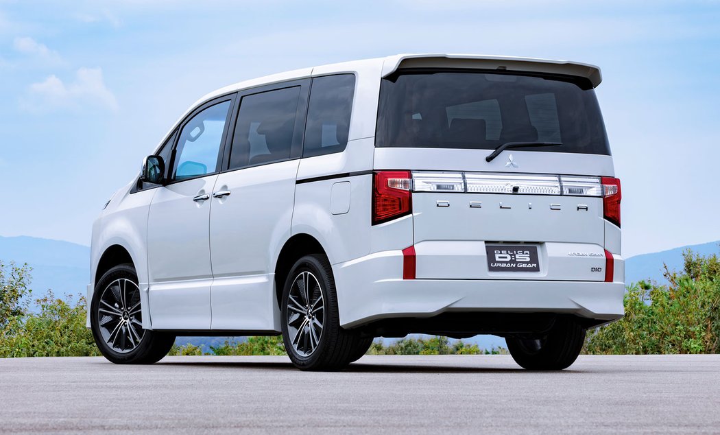 Mitsubishi Delica D:5