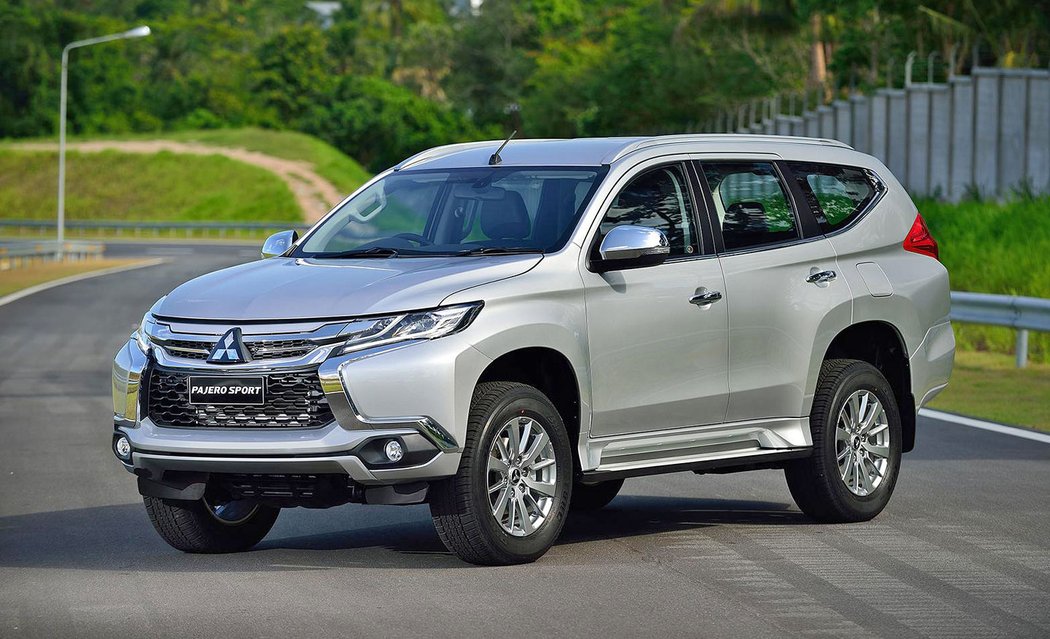 suv mitsubishi novemodely video