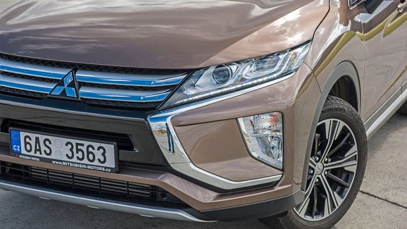 Mitsubishi láká na chystané novinky. Inovací se dočká prcek i plug-in hybridní SUV