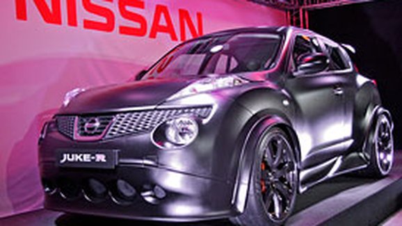 Nissan Juke-R: První statické dojmy