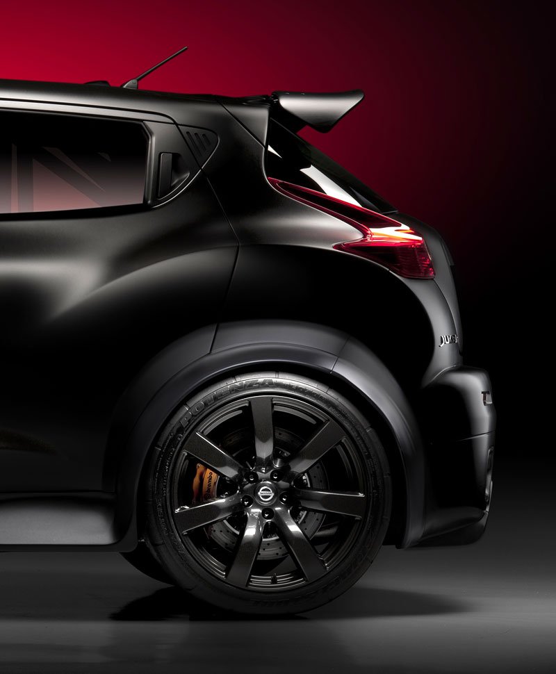 Nissan Juke-R - Oficiální fotografie (12/2011)