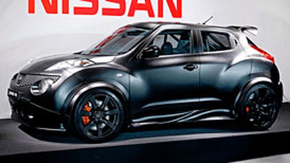 Nissan Juke-R: První oficiální fotografie
