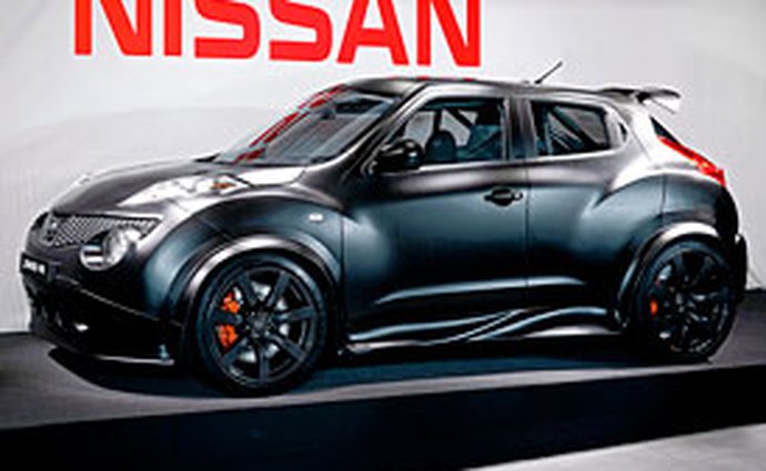 Nissan Juke-R: První oficiální fotografie