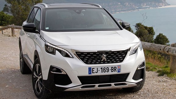 Peugeot 5008 vstupuje na český trh. Francouzský kodiaq začíná na 545.000 Kč