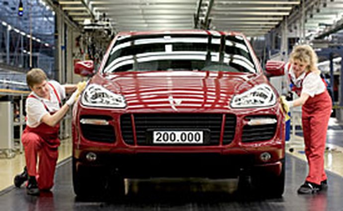 Porsche Cayenne: Už 200 tisíc aut našlo své majitele, poptávka vzrůstá
