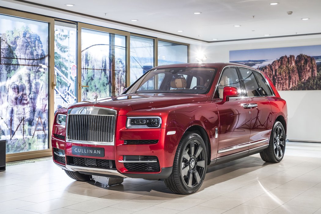 suv rollsroyce