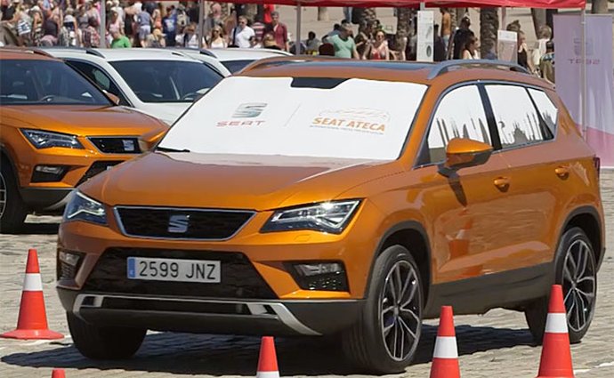 Video: Seat Ateca můžete řídit i se zatemněnými okny!