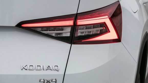 Škoda Kodiaq si v interiéru půjčila moderní prvek nové Octavie. Lidem se moc nelíbí