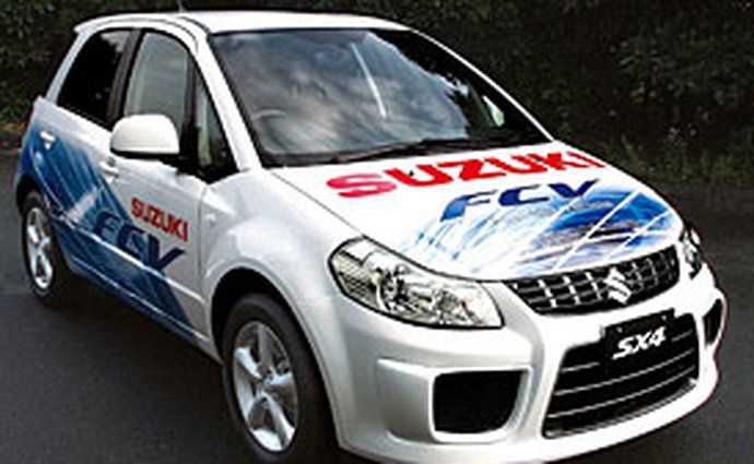 Suzuki SX4-FCV: vodíkový crossover na summitu G8
