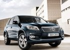 Toyota RAV4: Slušný základ za 499.900,-Kč, čtyřkolka za 599.900,-Kč