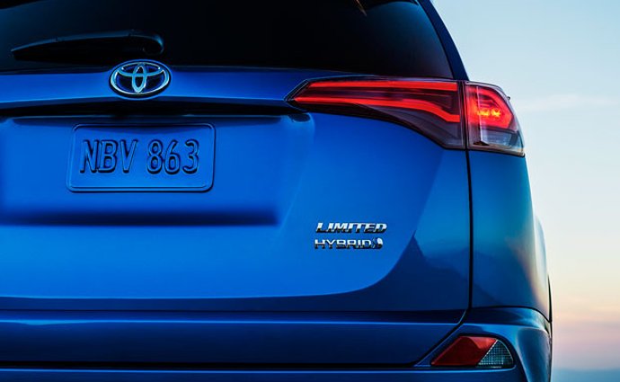 Toyota RAV4 hybrid přichází, poprvé bude k vidění v New Yorku