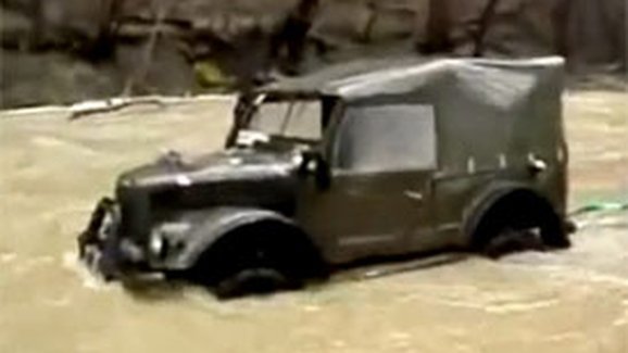 Brodící videoseriál (7.díl): GAZ 69 zachraňuje Toyotu Land Cruiser