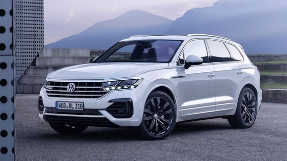 VW Touareg R opravdu přijede. Ale bez elektrifikace se to nejspíš neobejde