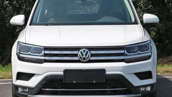 Škoda Karoq a Seat Ateca mají nového sourozence, Volkswagen Tharu!