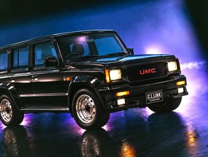 Suzuki Jimny ve stylu amerického GMC? Japonci ukázali zajímavou retro úpravu