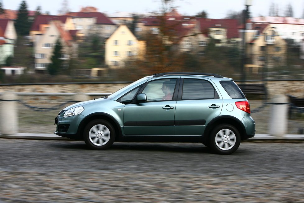 Předchozí generace Suzuki SX4