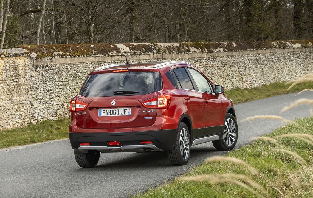 Suzuki SX4 S-Cross Hybrid