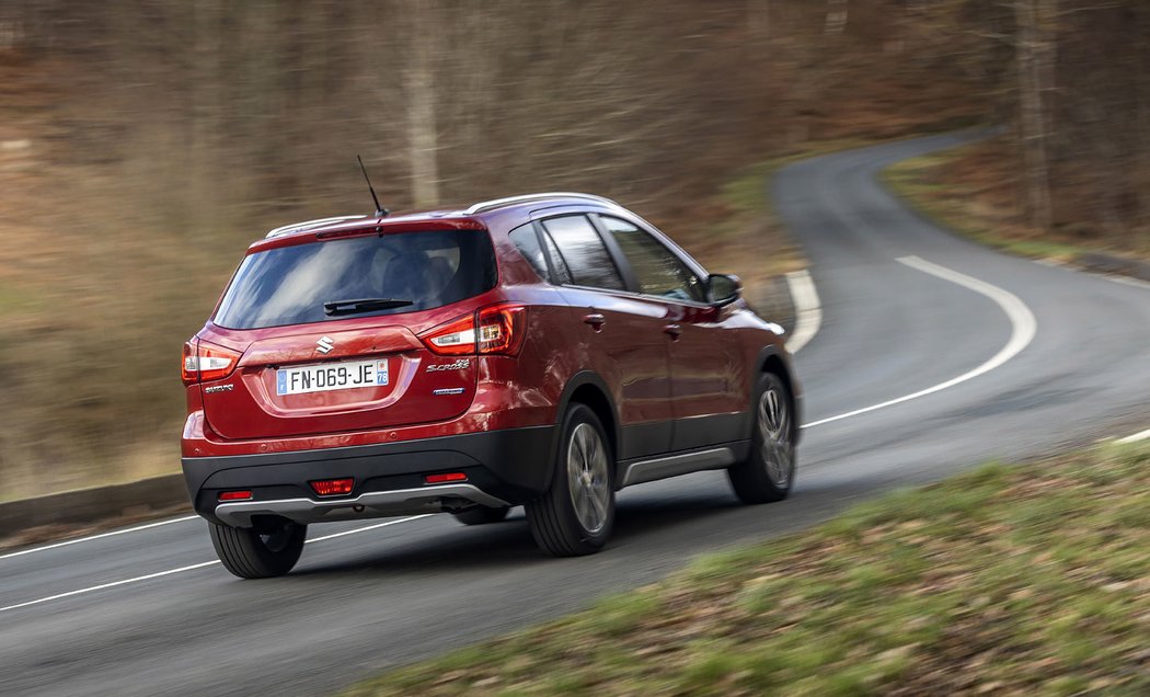 Suzuki SX4 S-Cross Hybrid