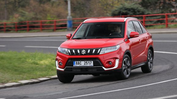 TEST Suzuki Vitara 1.4 BoosterJet Hybrid 4x4 – Dává smysl?